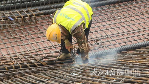 預(yù)計(jì)2024年9月底建成通車 內(nèi)江麻柳壩大橋及連接線工程項(xiàng)目建設(shè)如火如荼